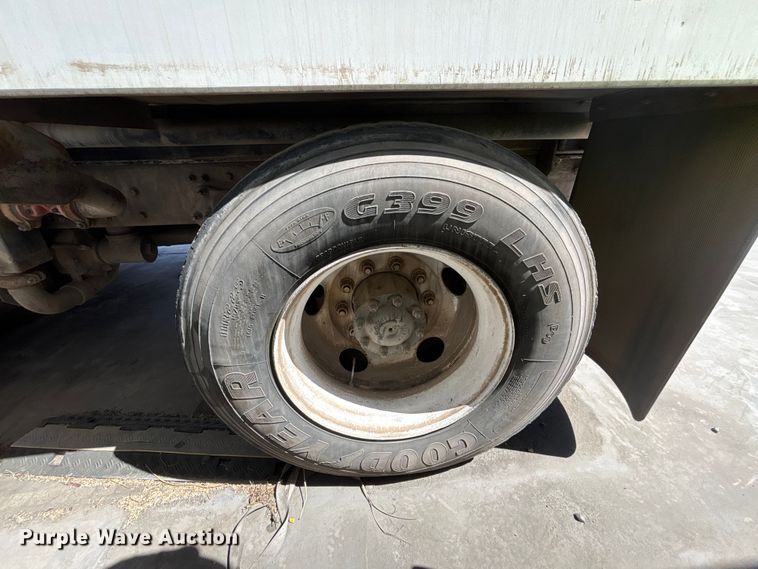 image for item ER7599 2001 Freightliner FLD112 water truck