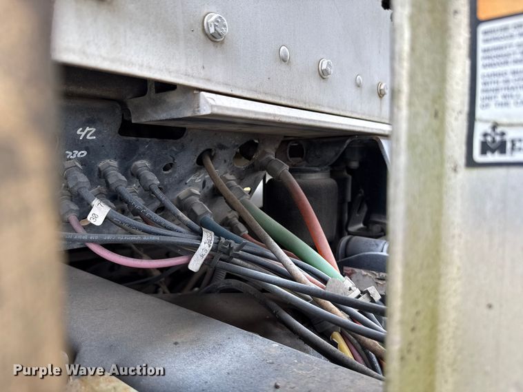 image for item ES5960 2000 Kenworth T800B semi truck