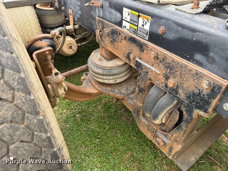 image for item ES5960 2000 Kenworth T800B semi truck