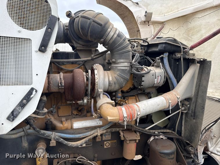 image for item ES5960 2000 Kenworth T800B semi truck