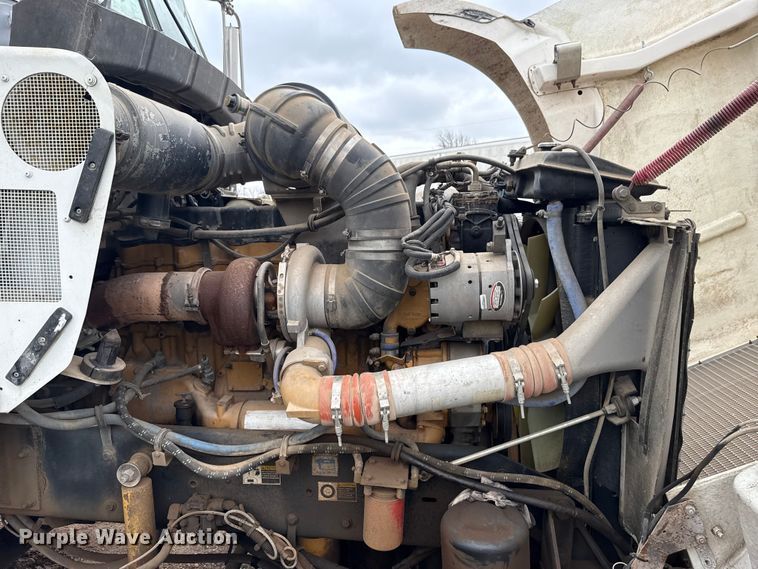 image for item ES5960 2000 Kenworth T800B semi truck