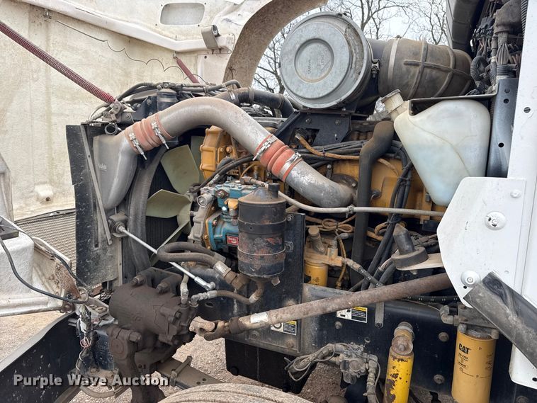 image for item ES5960 2000 Kenworth T800B semi truck