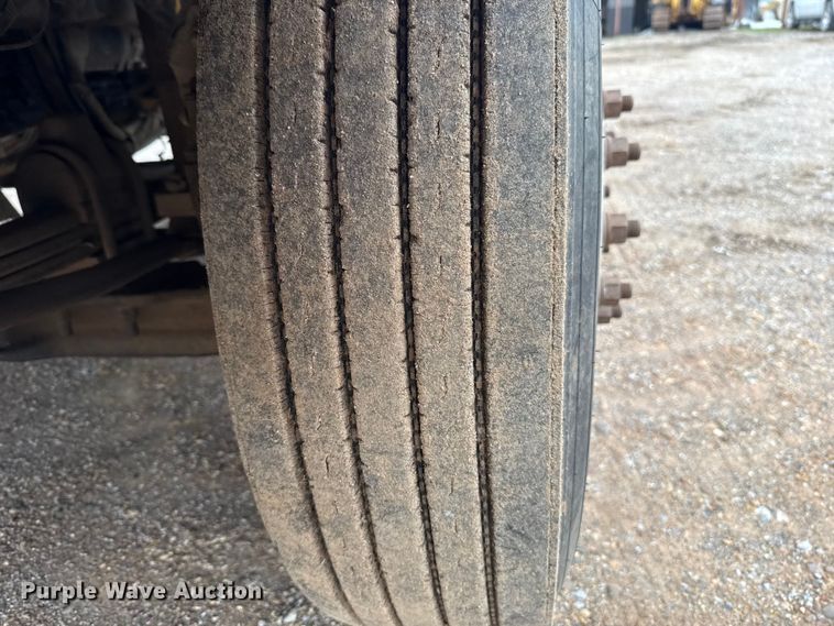 image for item ES5960 2000 Kenworth T800B semi truck