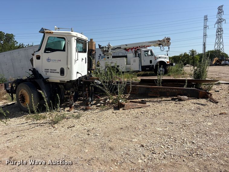 image for item ET0326 2012 Caterpillar CT660 truck cab and chassis