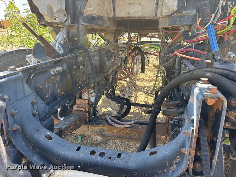 image for item ET0326 2012 Caterpillar CT660 truck cab and chassis
