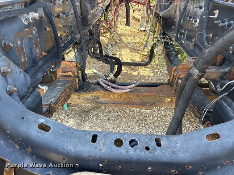 image for item ET0326 2012 Caterpillar CT660 truck cab and chassis