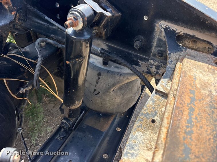 image for item ET0327 2015 Caterpillar CT660 semi truck