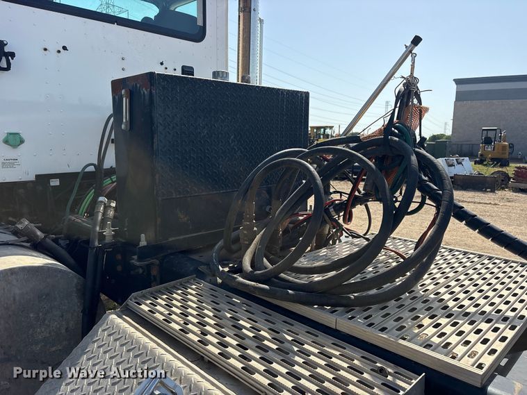 image for item ET0327 2015 Caterpillar CT660 semi truck