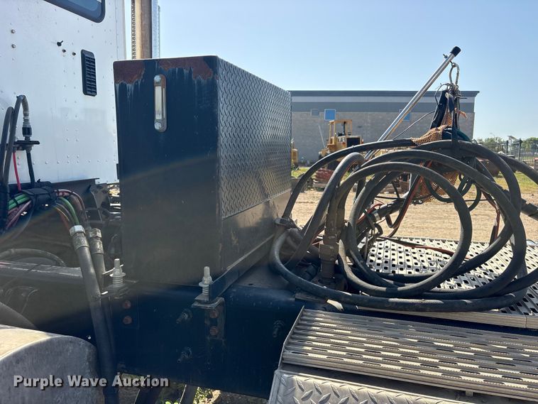 image for item ET0327 2015 Caterpillar CT660 semi truck