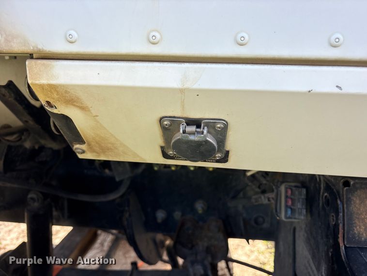 image for item ET0327 2015 Caterpillar CT660 semi truck