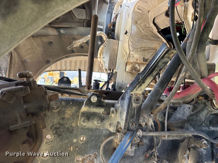 image for item ET0327 2015 Caterpillar CT660 semi truck