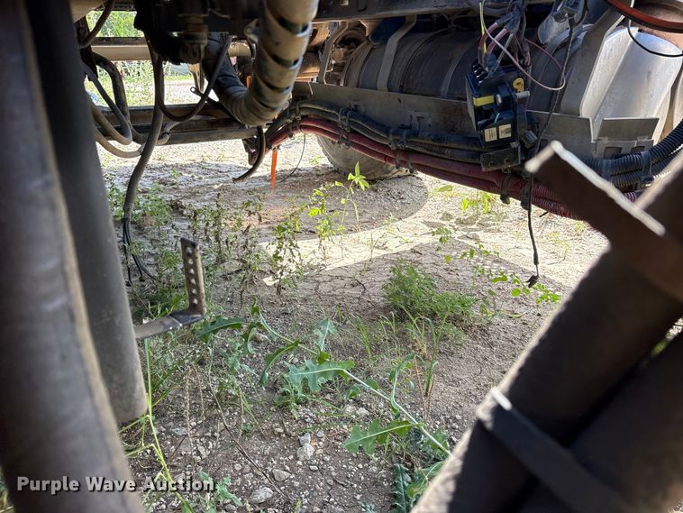 image for item ET0327 2015 Caterpillar CT660 semi truck
