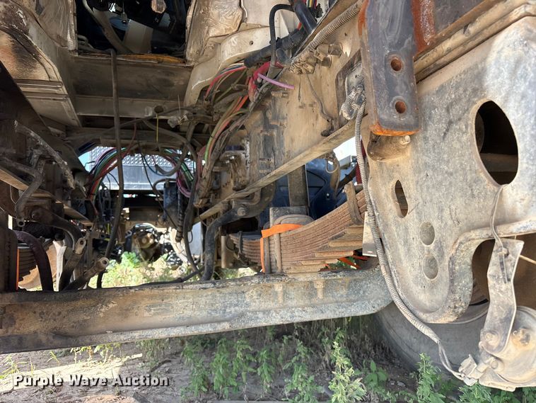 image for item ET0327 2015 Caterpillar CT660 semi truck