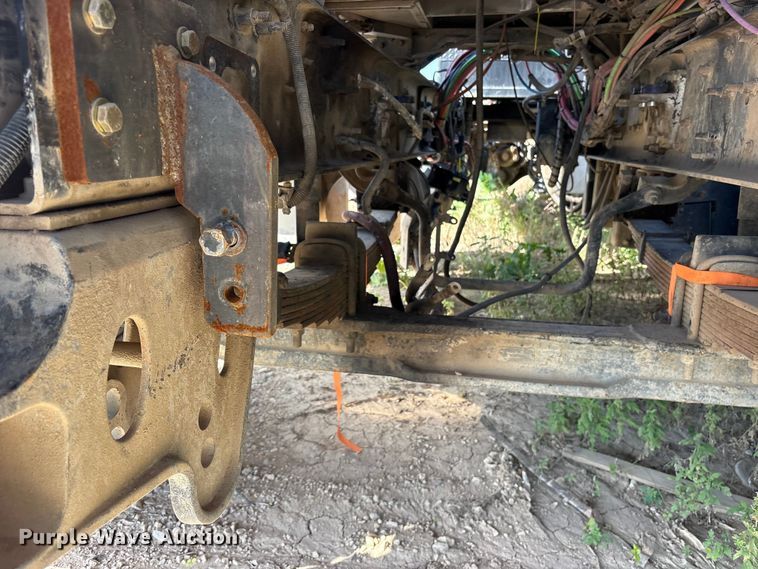 image for item ET0327 2015 Caterpillar CT660 semi truck