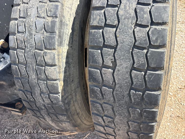 image for item ET0327 2015 Caterpillar CT660 semi truck