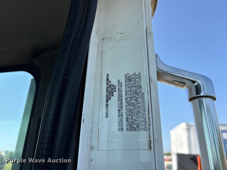 image for item ET0327 2015 Caterpillar CT660 semi truck