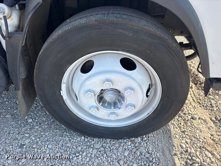 image for item ET0333 2014 Isuzu NPR roll-off container truck