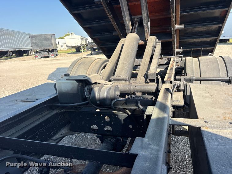 image for item ET0334 2016 Isuzu NPR roll-off container truck