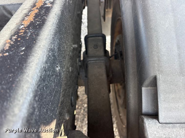 image for item ET0334 2016 Isuzu NPR roll-off container truck