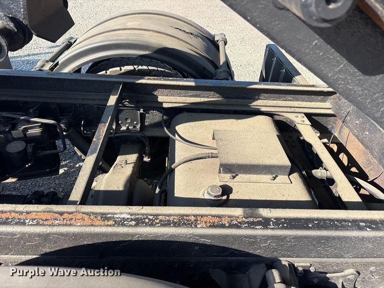 image for item ET0334 2016 Isuzu NPR roll-off container truck
