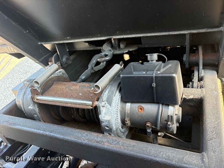 image for item ET0334 2016 Isuzu NPR roll-off container truck