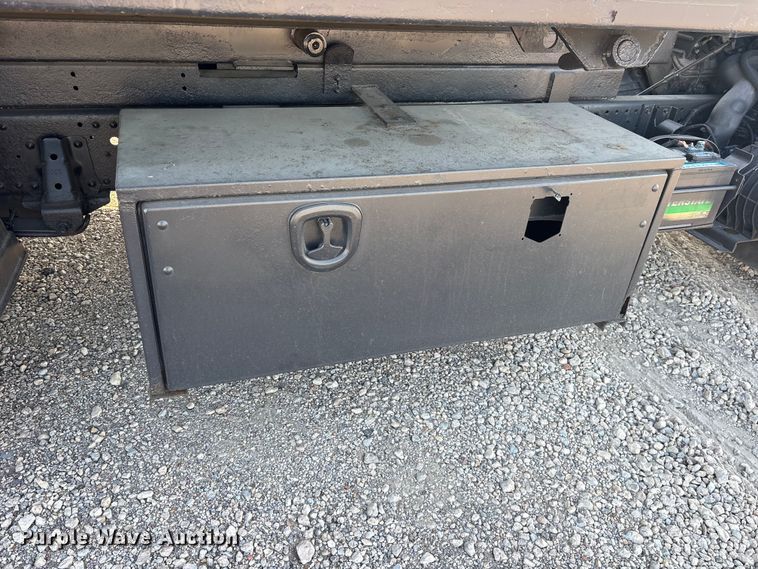 image for item ET0334 2016 Isuzu NPR roll-off container truck