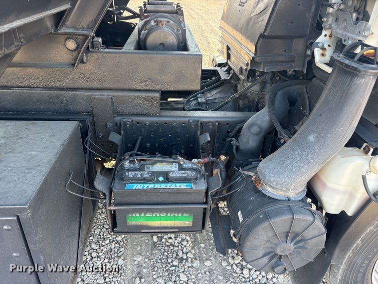 image for item ET0334 2016 Isuzu NPR roll-off container truck