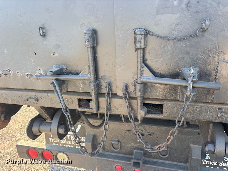 image for item ET0334 2016 Isuzu NPR roll-off container truck