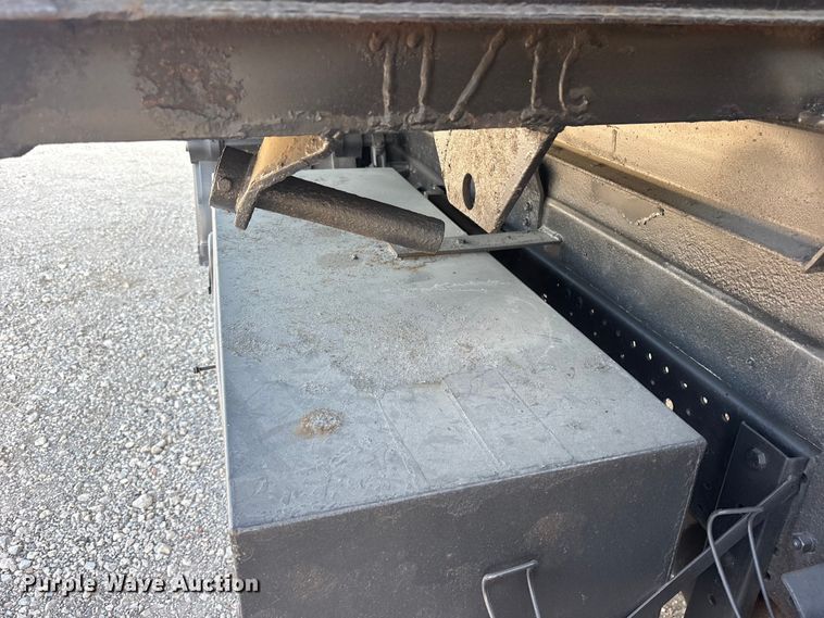 image for item ET0334 2016 Isuzu NPR roll-off container truck