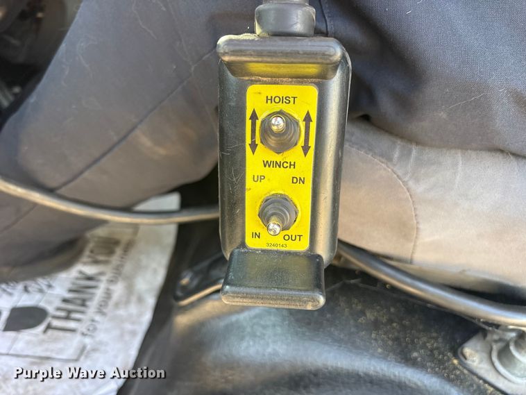 image for item ET0334 2016 Isuzu NPR roll-off container truck