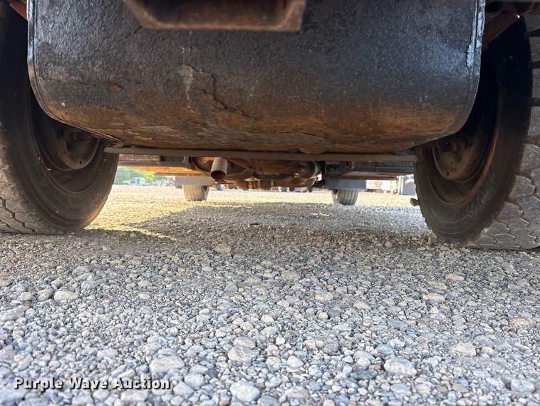 image for item ET0334 2016 Isuzu NPR roll-off container truck