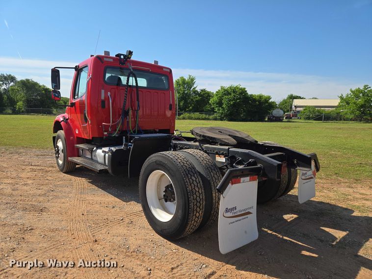 image for item ET5028 2016 Freightliner Business Class M2 semi truck