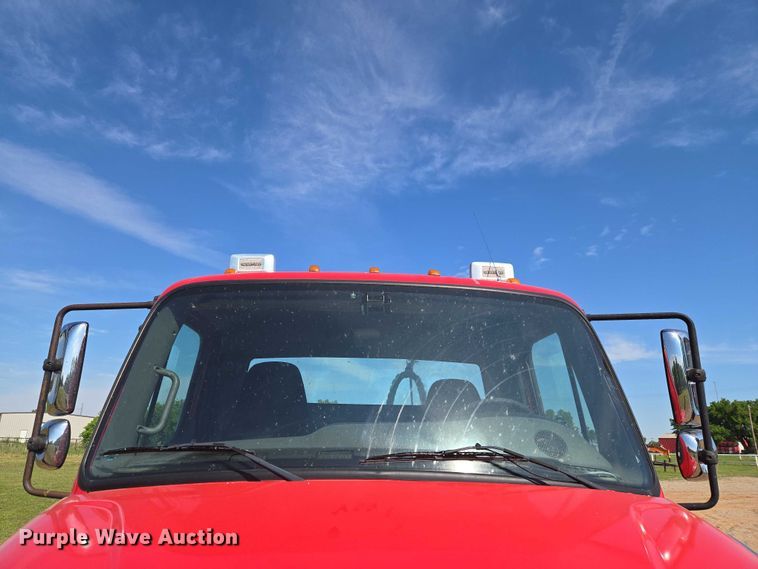 image for item ET5028 2016 Freightliner Business Class M2 semi truck