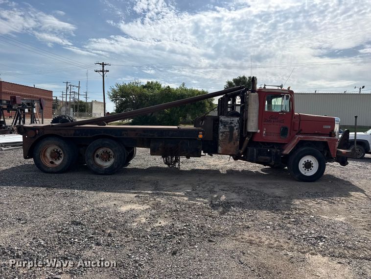 image for item EW4117 1979 International F-5070 winch truck
