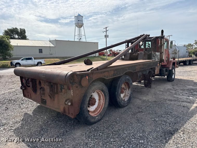 image for item EW4117 1979 International F-5070 winch truck