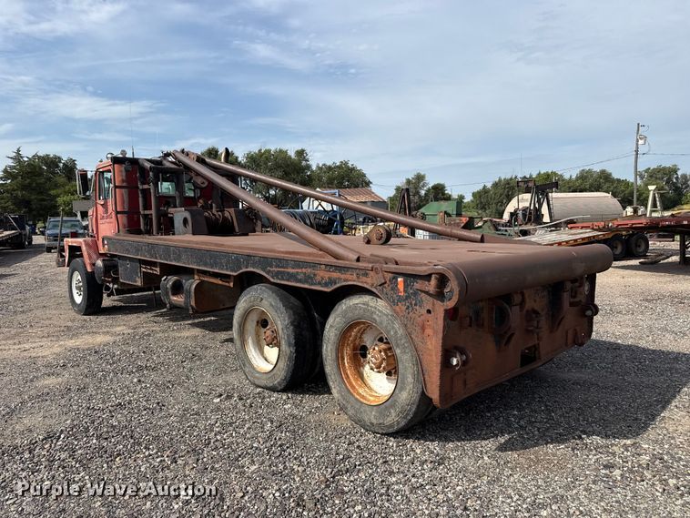 image for item EW4117 1979 International F-5070 winch truck