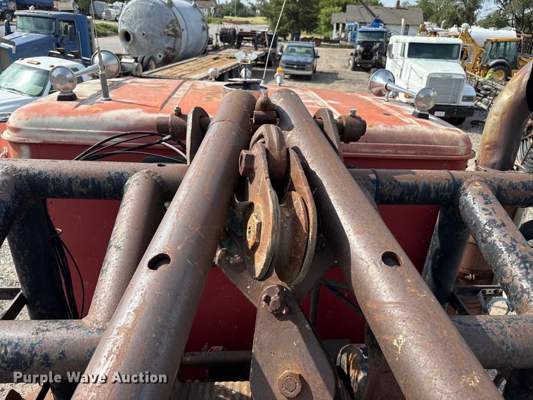 image for item EW4117 1979 International F-5070 winch truck
