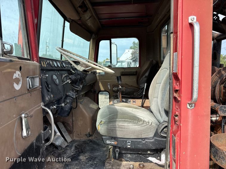 image for item EW4117 1979 International F-5070 winch truck