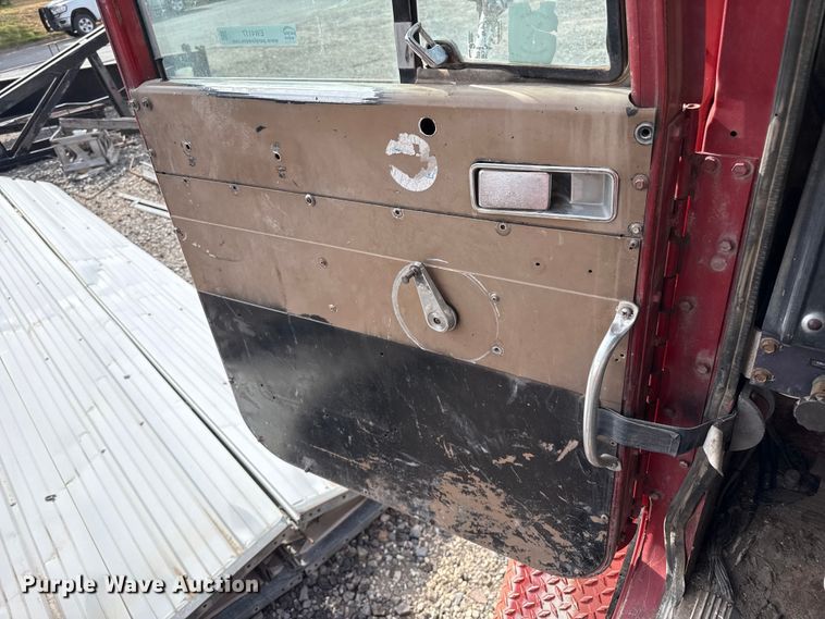 image for item EW4117 1979 International F-5070 winch truck