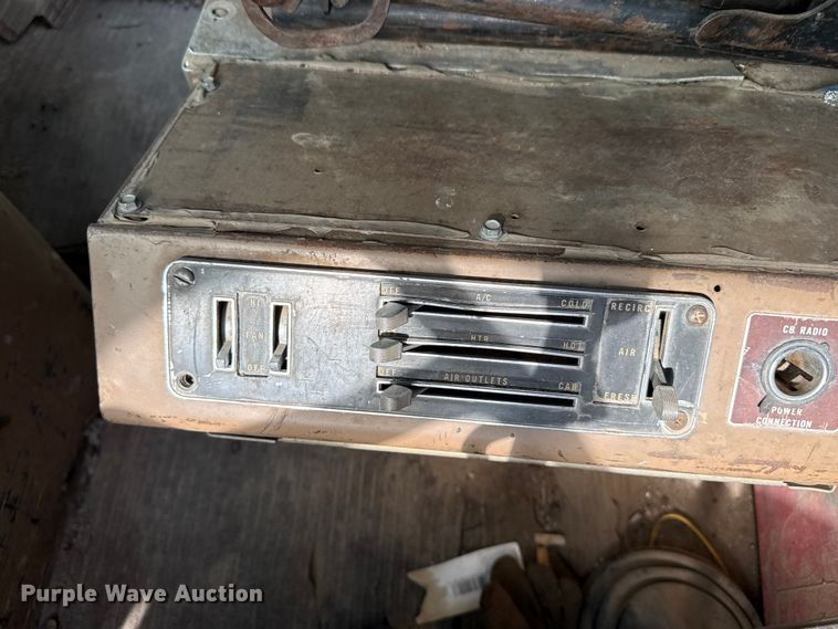 image for item EW4117 1979 International F-5070 winch truck