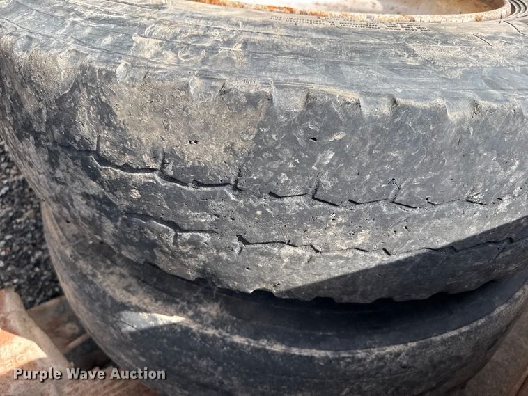 image for item EW4117 1979 International F-5070 winch truck