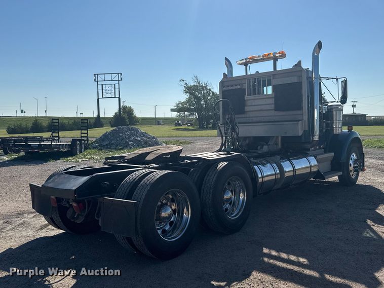 image for item EW4979 2002 Kenworth W900 semi truck