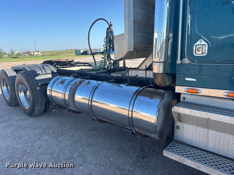 image for item EW4979 2002 Kenworth W900 semi truck