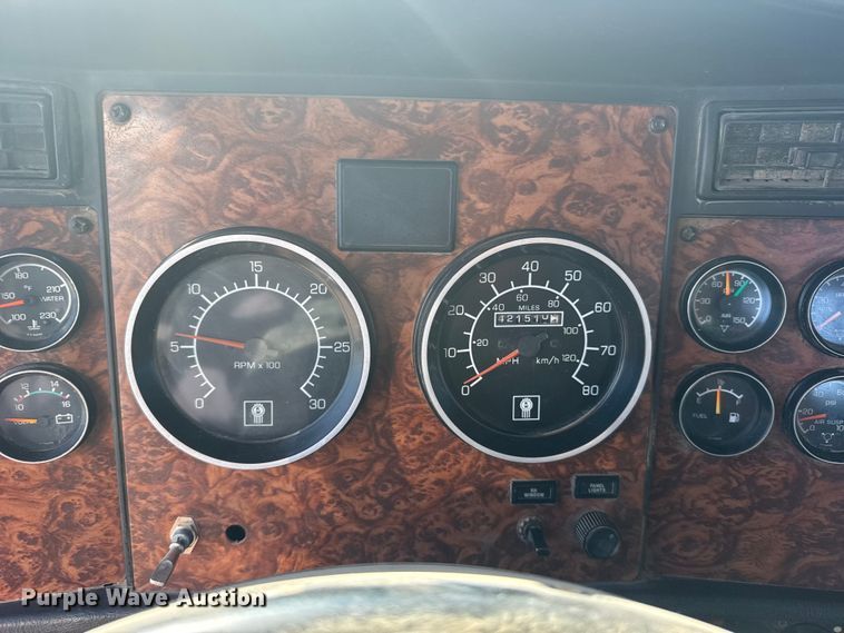image for item EW4979 2002 Kenworth W900 semi truck