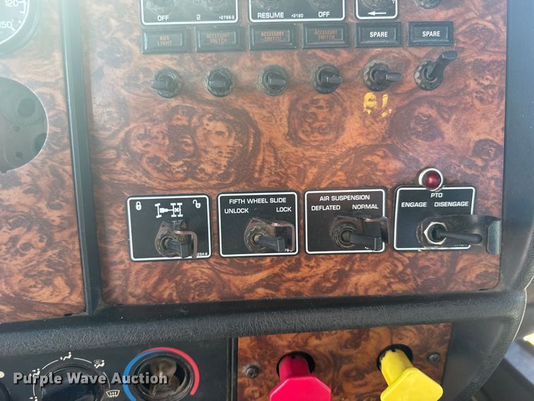 image for item EW4979 2002 Kenworth W900 semi truck