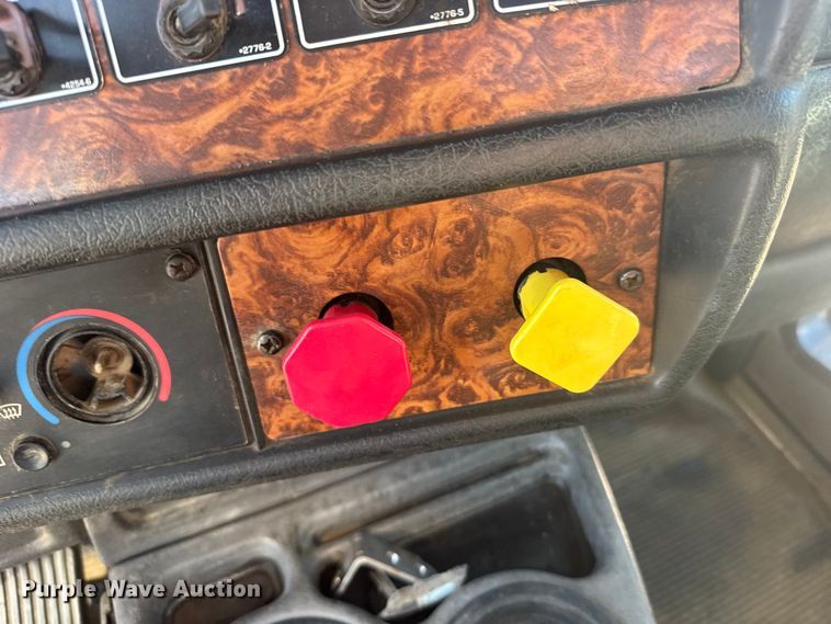 image for item EW4979 2002 Kenworth W900 semi truck
