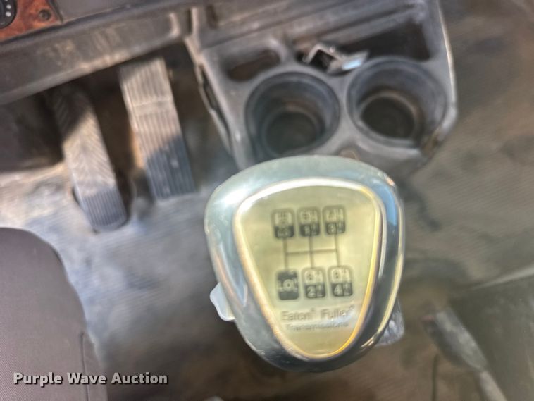 image for item EW4979 2002 Kenworth W900 semi truck