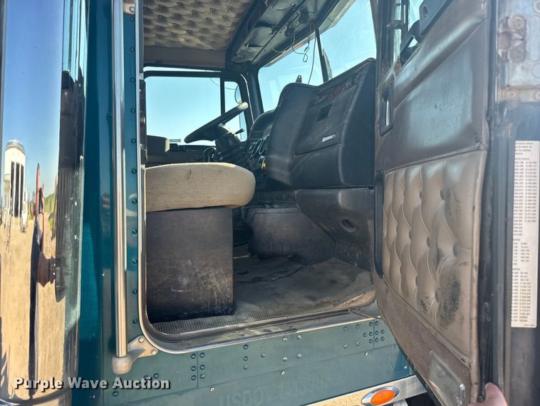image for item EW4979 2002 Kenworth W900 semi truck
