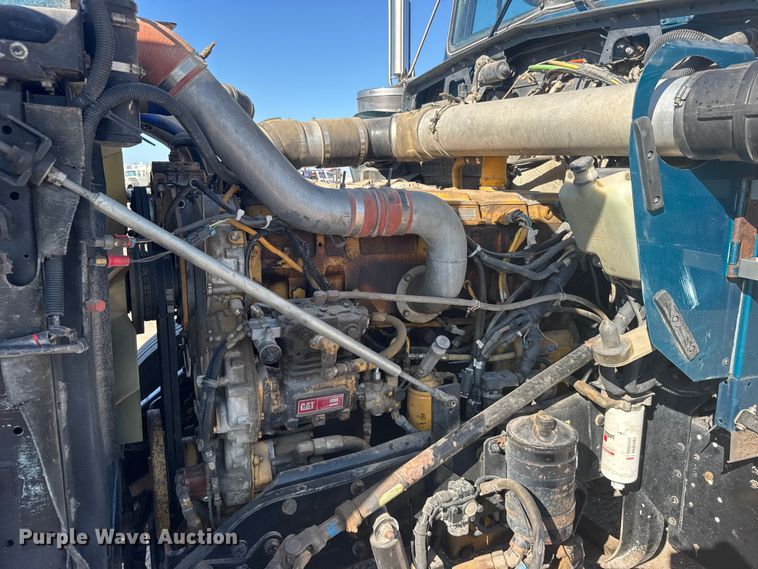 image for item EW4979 2002 Kenworth W900 semi truck