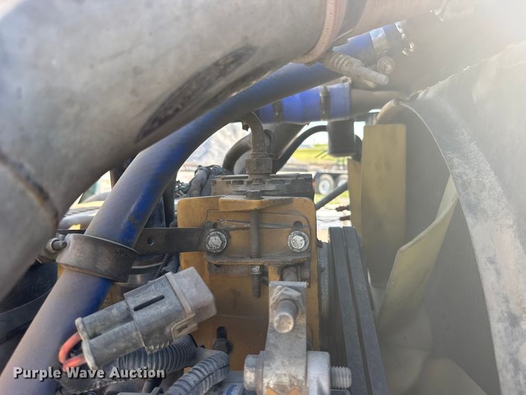 image for item EW4979 2002 Kenworth W900 semi truck